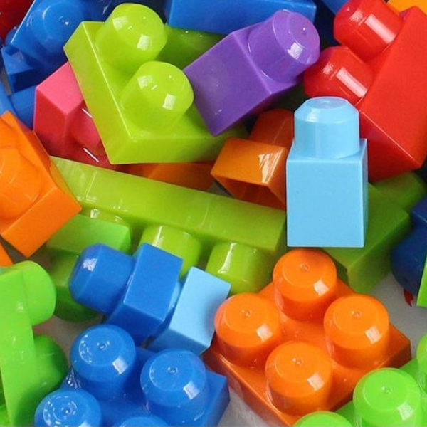 Конструктор Ведёрко с блестящими блоками «Play Blox», 83 элем.