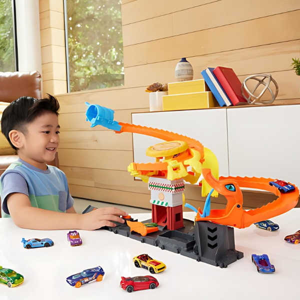 Hot Wheels Трек «Атака кобры на пиццерию»
